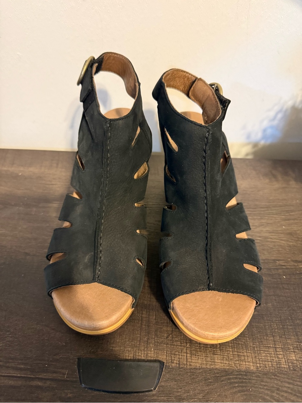 Dansko Demetra Black Leather Cutout Sandals in size 40 (US 10-10.5) - Picture 2 of 8